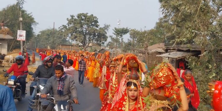 भरगामा प्रखंड मुख्यालय में निकाली गई कलश यात्रा