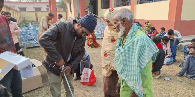 दिव्यांगों के बीच सहायक उपकरण का किया गया वितरण।
