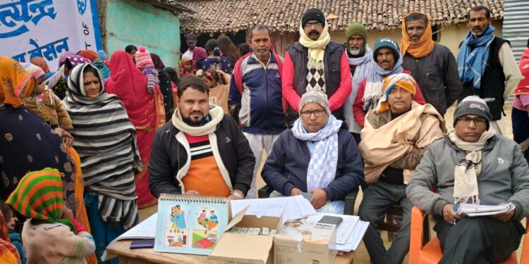 मोबाइल वैन से जांच में मिले तीन एचआईवी संक्रमित