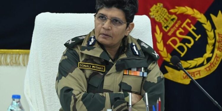 किशनगंज- एडीजी बीएसएफ कोलकाता के लिए रवाना