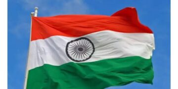 जौनपुर-उसरौली- पट्टी नरेंद्रपुर और गौरा बादशाहपुर नगर पंचायत- राष्ट्रीय ध्वज जमीन पर न गिरे या पानी को न छुए