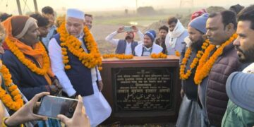 किशनगंज- कोचाधामन विधायक ने एक करोड़ 56 लाख की लागत से पुल निर्माण कार्य का किया शिलान्यास