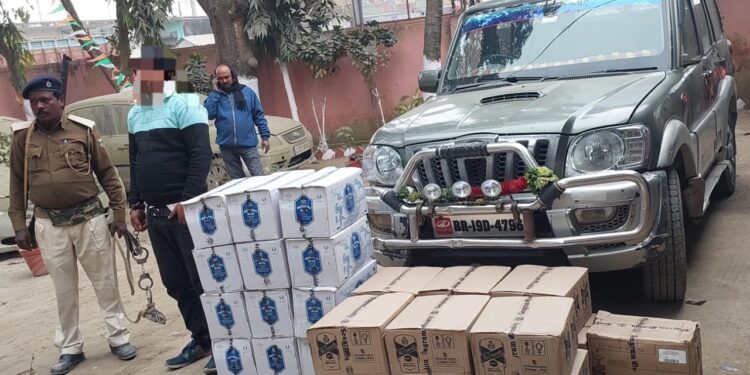 225 लीटर अंग्रेजी शराब के साथ एक गिरफ्तार