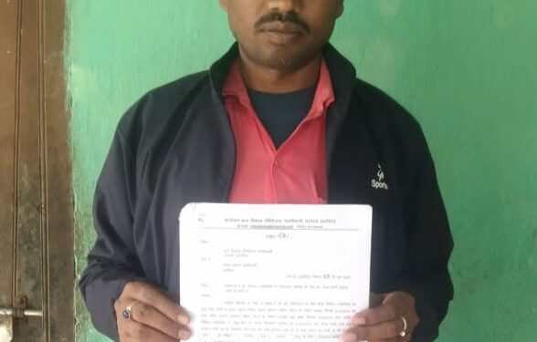 अनुग्रह अनुदान के भुगतान को लेकर कार्यालय के धक्के खा रहे आश्रित