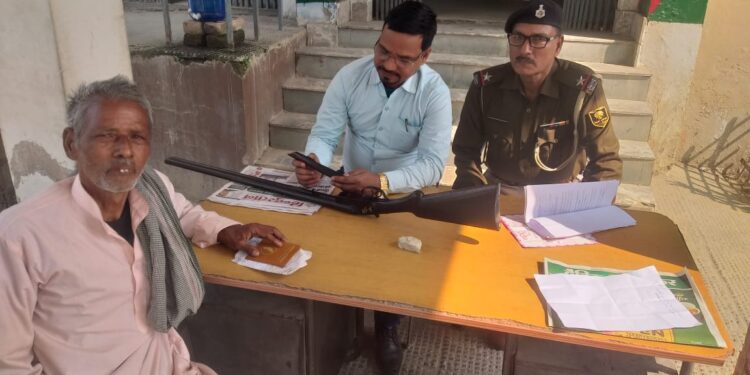 भरगामा – थाना परिसर में शिविर लगाकर शस्त्रों का भौतिक सत्यापन