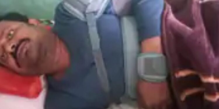 अररिया- बीते दिनों अररिया प्रखंड के दियारी मजगामा में मां सरस्वती की प्रतिमा विसर्जन कर लौटते हुए हादसे में घायल 6 लोगों में अब भी तीन की स्थिति नाजुक बनी हुई है