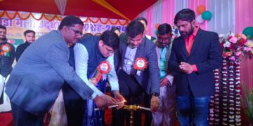 ऐतिहासिक खगड़ा मेला का जिला पदाधिकारी ने दीप प्रज्वलित कर फीता काटकर किया उद्घाटन