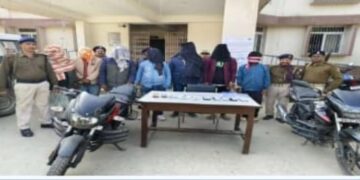 कोचाधामन: डकैती की घटना में शामिल सात अपराधी गिरफ्तार, पांच मोबाईल,रूपया, चांदी, टेम्पु तथा दो मोटरसाईकिल बरामद