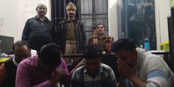 कदमरसूल चौक से उत्पाद विभाग की टीम ने 1.400 लीटर शराब के 4 व्यक्ति को किया गिरफ्तार, भेजा जेल