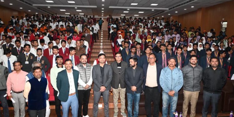 इंडियन रेड क्रॉस सोसाइटी किशनगंज ने आयोजित किया छात्र संवाद कार्यक्रम