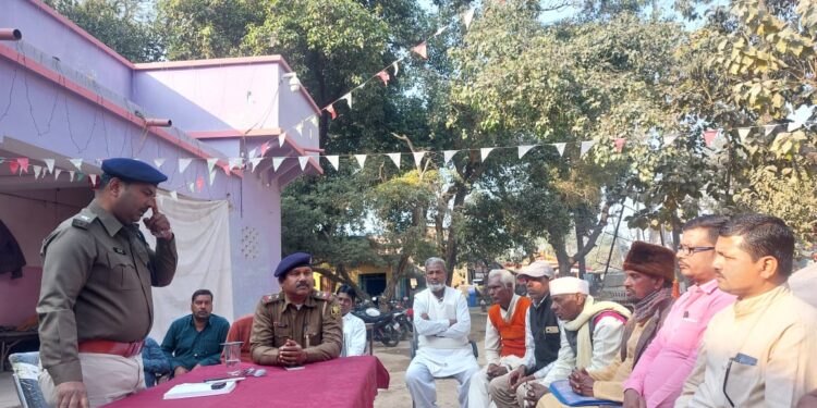 रुपौली थाना परिसर में सरस्वती पूजा को लेकर किया बैठक