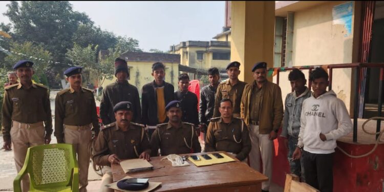 पूर्णिया पुलिस ने पांच घंटे के अंदर की लूट कांड का खुलासा 06 अपराधी गिरफ्तार