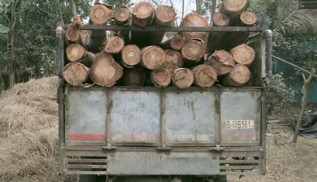 पिकअप वैन के ठोकर से बाइक दुर्घटनाग्रस्त चालक की मौत एक घायल।