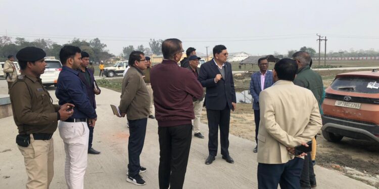 किशनगंज- प्रमंडलीय आयुक्त संजय दुबे ने किया EVM डिस्पैच सेंटर का निरीक्षण-मौजूद रहे अधिकांश विभागीय अधिकारी