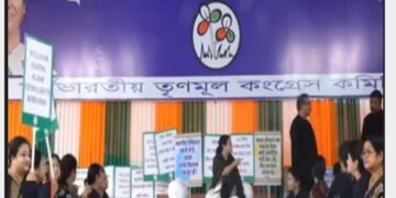 पश्चिम बंगाल -मुख्यमंत्री का दावा है कि केंद्र की भाजपा नीत सरकार के पास विभिन्न कल्याणकारी योजनाओं के लिए राज्य का हजारों करोड़ रुपये बकाया है