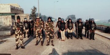 दिल्ली: किसान आंदोलन;धारा 144लागू-आने-जाने में लोगों को हो रही परेशानी-किसान और सरकार में बातचीत का नहीं निकला नतीजा