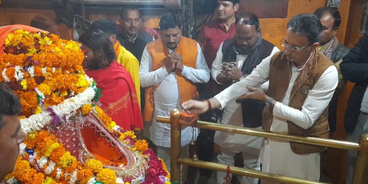 सुल्तानपुर- लोक निर्माण मंत्री ने किया 91 परियोजनाओं का लोकार्पण एवं शिलान्यास – करौदीकलां -रवनिया रोड का भी किया शुभारंभ