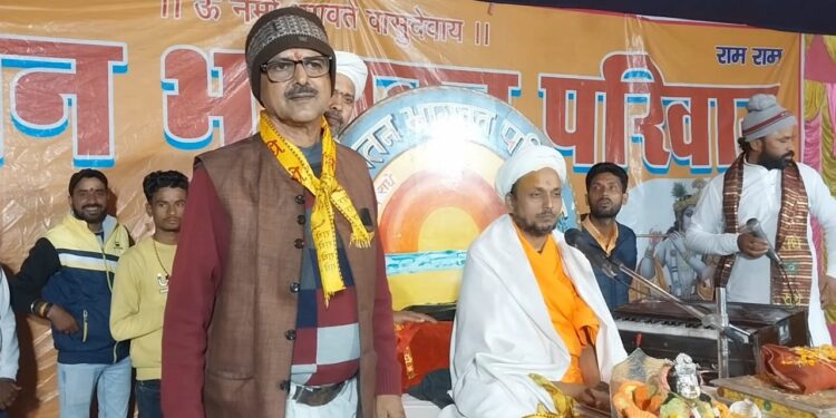 अरे द्वारपालो कन्हैया से कह दो पर गुंज उठा यज्ञ स्थल