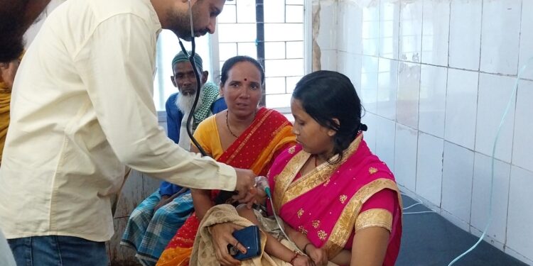 मौसम में आयी तब्दीली के कारण बढ़ा मौसमी बीमारियों का प्रकोप