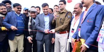 केपीएल सीजन टू का डीएम तुषार सिंगला एवं एसपी इनामुल हक मेंगनू ने किया उद्घाटन