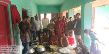 रानीगंज – शुक्रवार एमडीएम मीनू के तहत मिड्ल स्कूल कुपाड़ी में बच्चों को दिया गया पुलाव छोला के साथ अंडा/फल