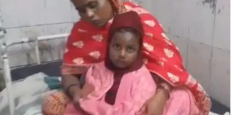 जंगली फल खाकर तीन बच्चे हुवे बीमारः खेलने के दौरान खाया जंगली फल… घर आने के बाद मुंह से निकलने लगा था झाग;