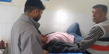 कदमरसूल चौक के समीप तेज रफ्तार बाइक सवार आयंत्रित होकर हुआ दुर्घटनाग्रस्त, बाइक सवार युवक घायल