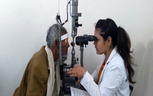 आंखों के सेहत की अनदेखी बन रही है अल्पदृष्टि व दृष्टिहीनता की वजह डिजिटल स्क्रीन से निरंतर संपर्क के कारण आंखों की सेहत हो रही प्रभावित