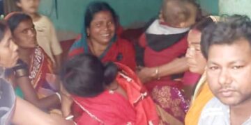 प्रवासी मजदूर की कोलकाता में मौत पर गांव में मातम।