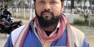 किशनगंज :डीएम को आवेदन देकर अवैध बालू खनन एवं जान से मारने की खनन माफियाओं के खिलाफ पीड़ित लगाया न्याय की गुहार