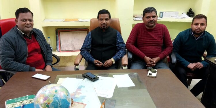 नए अंचल अधिकारी ने किया पदभार ग्रहण,कर्मियों को दिए निर्देश