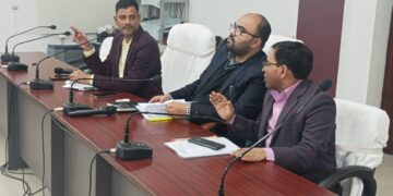 किशनगंज -मैट्रिक परीक्षा : कदाचार मुक्त एवं शांतिपूर्ण संचालन को लेकर केंद्राधीक्षक- प्रतिनियुक्त मजिस्ट्रेट को डीएम ने किया संबोधित