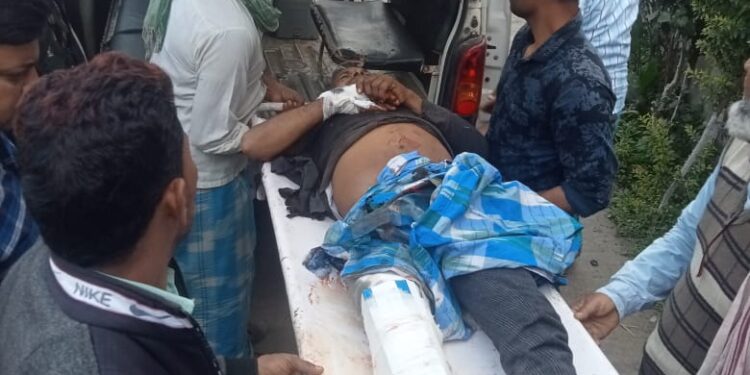 सड़क दुर्घटना में एक व्यक्ति गंभीर रूप से घायल रेफर.