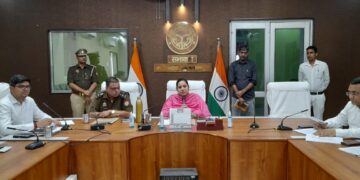 सुल्तानपुर – प्रिंटिंग प्रेस:लोक सभा सामान्य निर्वाचन-2024- स्वतंत्र निष्पक्ष पारदर्शी व शांतिपूर्ण मतदान को लेकर भारत निर्वाचन आयोग ने की बैठक