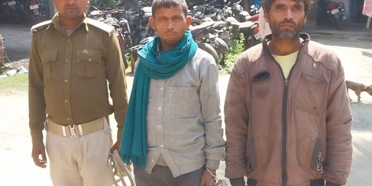 रात्रि छापेमारी में दो अभियुक्त गिरफ्तार