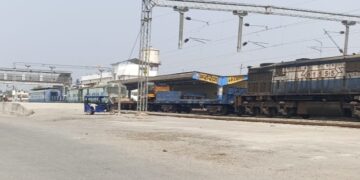 अररिया आरएस प्लेटफार्म नंबर दो पर सुविधा के नाम पर कुछ नहीं