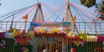 शिव मंदिरों में उमड़ी श्रद्धालुओं की भीड़, हर-हर महादेव के जयघोष से गूंज रहे शिवालय