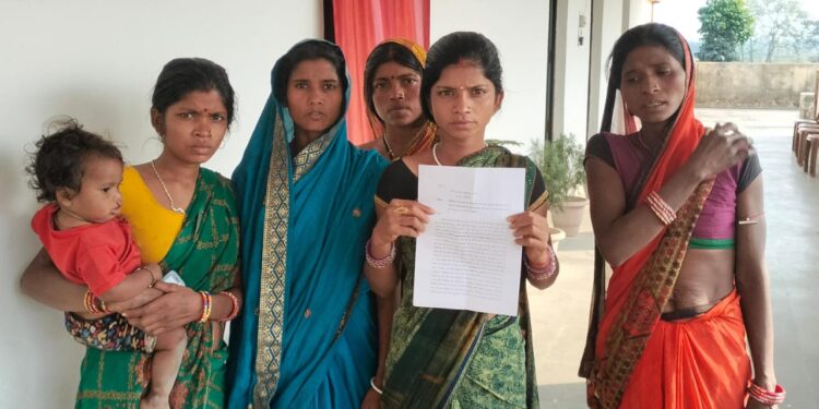 बैंक से ऋण लेकर वापस लौट महिला से  मारपीट कर 3 लाख 25 हजार रुपए की छिंतई