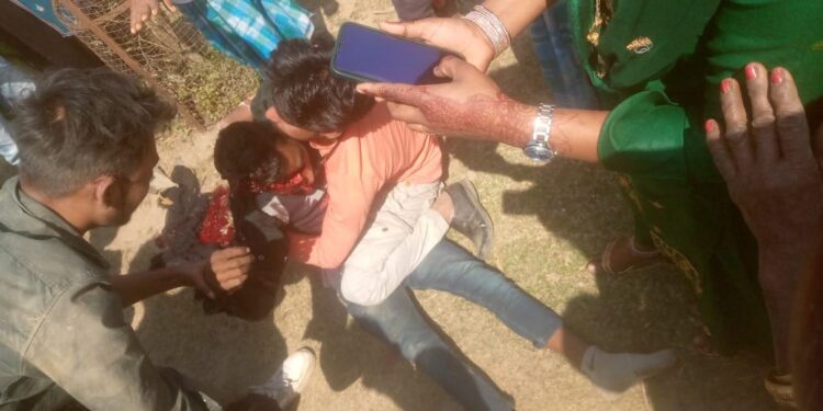 किशनगंज: झाड़बाड़ी कब्रिस्तान के पास बाइक सवार दो युवक को ट्रैक्टर ने मारा ठोकर, एक युवक की मौत एक घायल