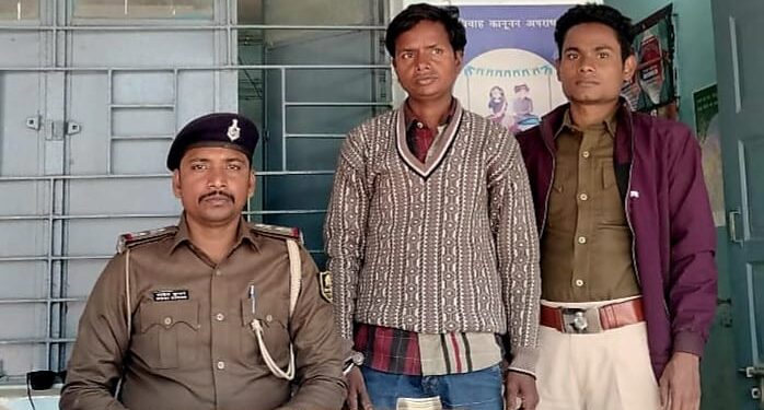 लूट कांड के दो अपराधी को आबादपुर पुलिस ने किया गिरफ्तार मामले का हुआ उद्भेदन।