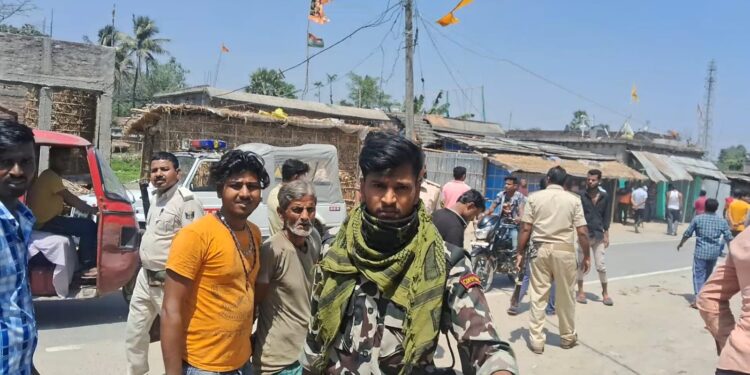 दो पक्षों के बीच हुई झरप मामले को लेकर कवरेज करने पहुंची मीडिया कर्मियों को पुलिस ने दिखाई डंडे