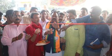 अररिया – बीजेपी प्रत्याशी ने रानीगंज व फारबिसगंज में फीता काट कर कार्यालय का किया उद्घाटन