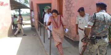 नजरिया न्यूज /कुशेश्वरस्थान दरभंगा मतदान केन्द्रों पर उपलब्ध बुनियादी सुविधाओं का बारीकी से जांच।