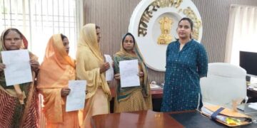 चुनाव कार्य हेतु प्रतिनियुक्ति 04 (चार) गृहक्षकों के मृत्यु उपरांत उनके परिवार को मिला सरकारी लाभ