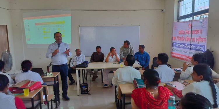 बढ़ती जनसंख्या पर रोक हेतु लोगों को जागरूक करना जरूरी