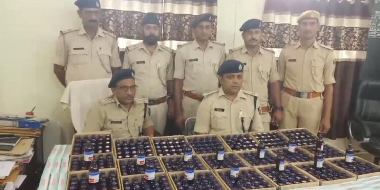 अररिया : फारबिसगंज में पुलिस ने लाखो रुपए का कोडीन युक्त कफ सिरप और नशीला टैबलेट किया जब्त।