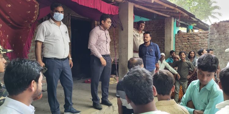 किशनगंज – सिलेंडर हादसा-तीन बच्चों समेत मां की मौत:जिला प्रशासन शोकाकुल परिवार के साथ खड़ा है