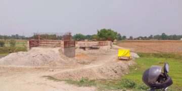 सरकारी राशि का अपव्यय,नहर छोड़ चाप में बन रहा करोड़ो के लागत से पुल