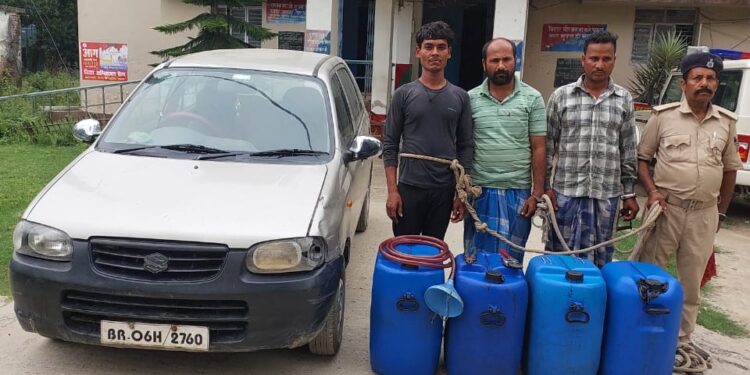 ट्रांसफार्मर से तेल चोरी करते तीन चोर गिरफ्तार