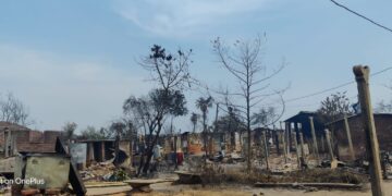 नजरिया न्यूज/  दरभंगा बिहार :-  महादेव मठ गांव में आज भी अग्नि के तांडव का भयावह रूप ग्रामीणों की आंखें के सामने दिख रहा है।